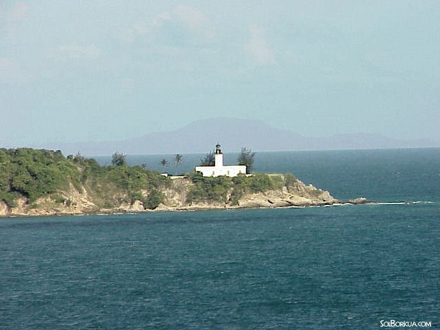 Faro De Maunabo, Vieques En El Fondo